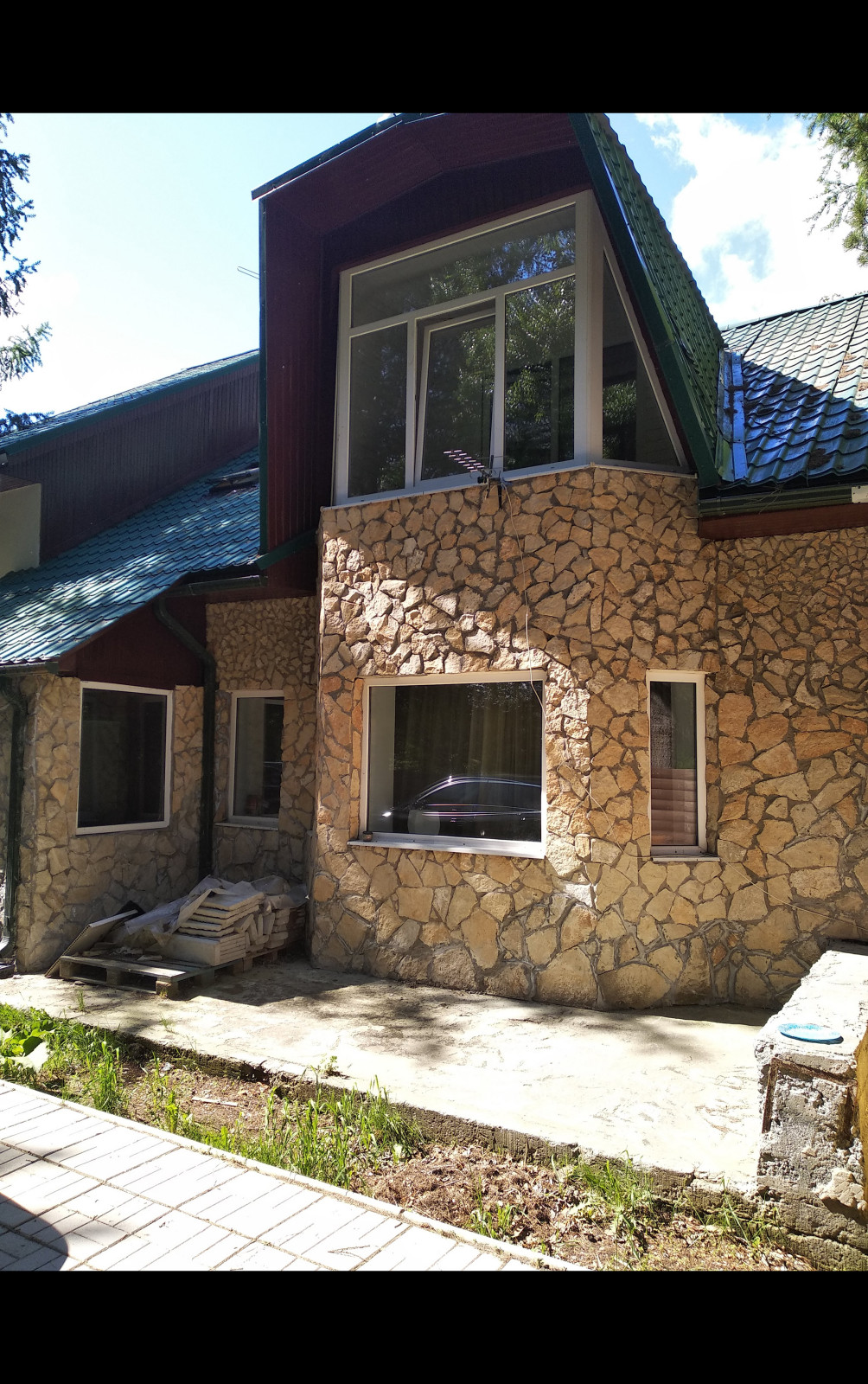 Реконструкция фасадом загородного дома