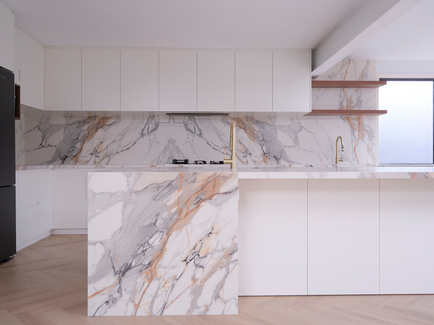 Morden sleek kitchen in