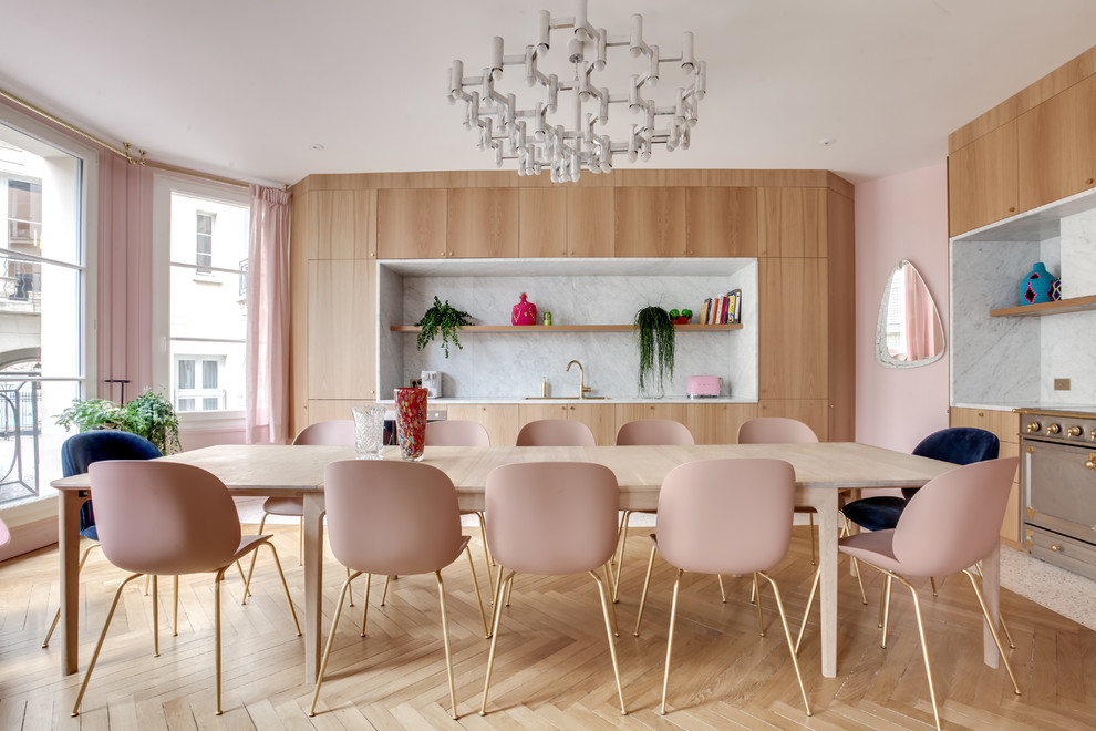 Design ideas for a modern dining room in Paris.