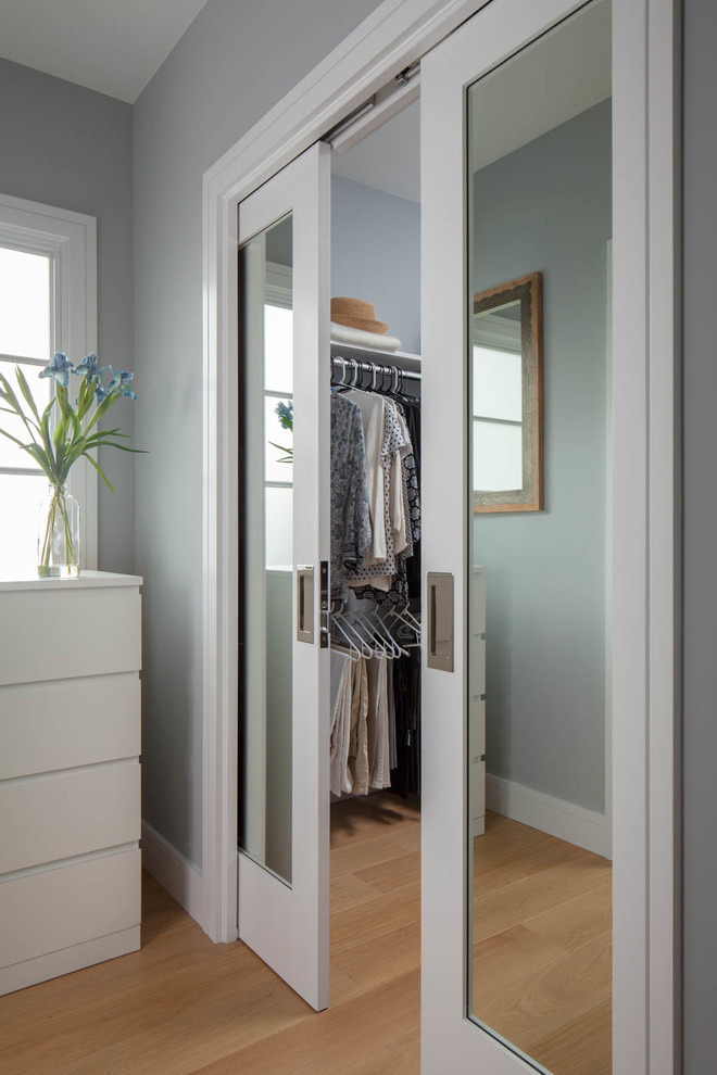 Inspiration for a transitional storage and wardrobe in San Francisco.