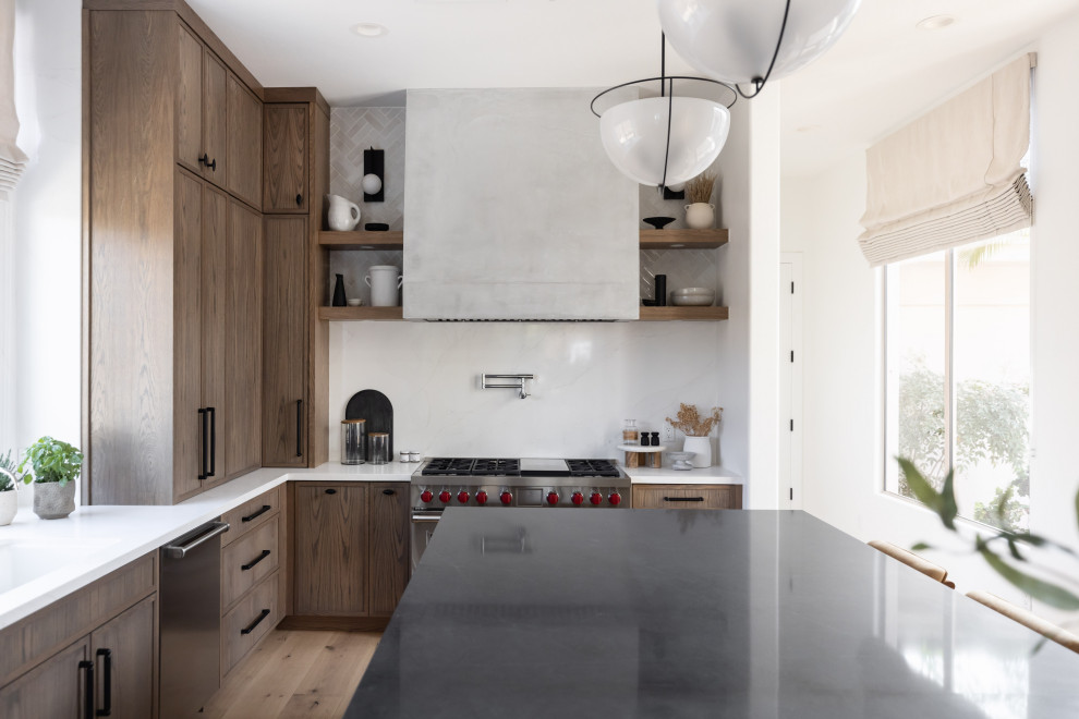Inspiration for a modern kitchen remodel in Phoenix