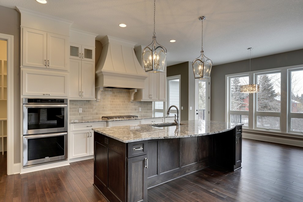 Example of a transitional kitchen design in Minneapolis