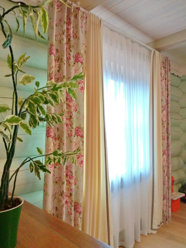 Бревенчатый дом-сказка на Варшавском шоссе