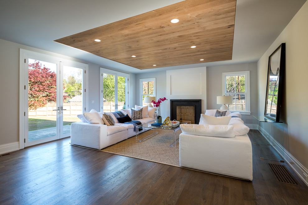 Example of a minimalist home design design in New York