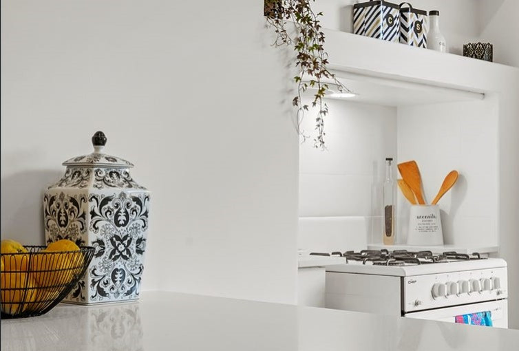 Clean kitchen styling