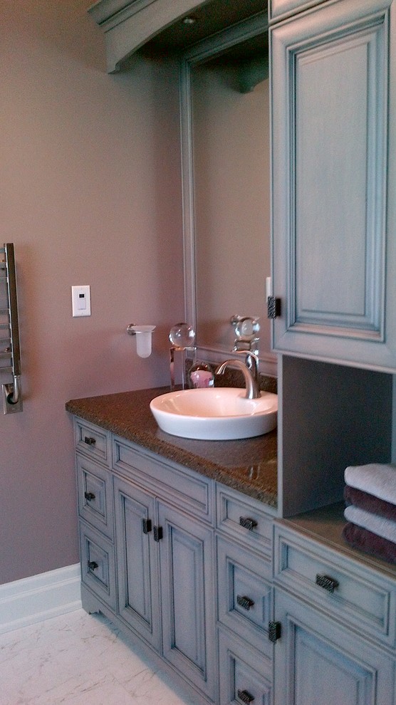 Example of a mid-sized transitional 3/4 multicolored tile travertine floor home design design in Toronto with furniture-like cabinets, distressed cabinets, granite countertops and beige walls