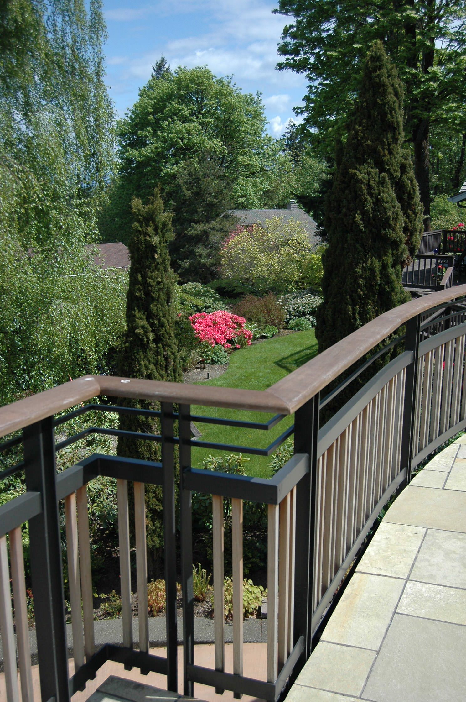 Decorative terrace railing - IPE and steel