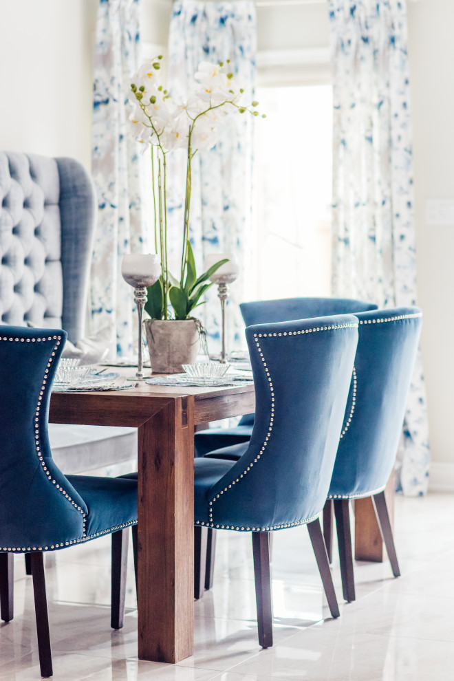 Home design - transitional home design idea in Toronto