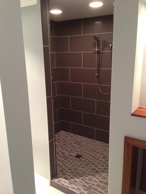 Bath 1 modern-badezimmer