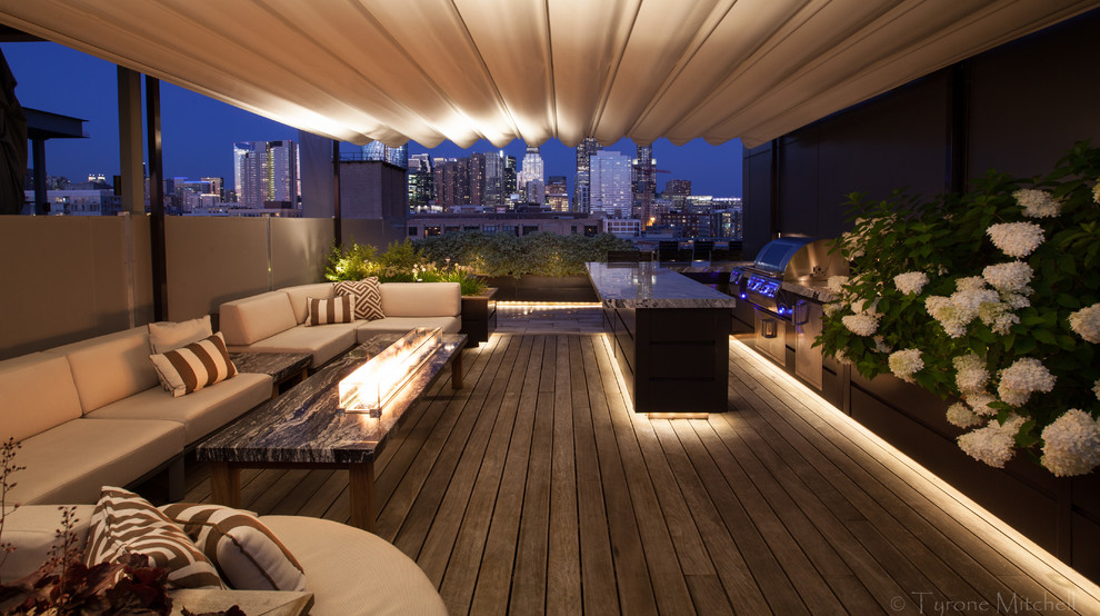 Deck - modern rooftop deck idea in Chicago with a fire pit