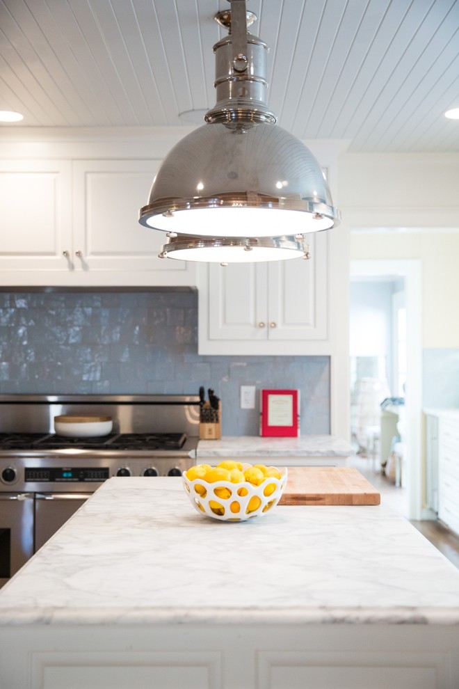 Transitional kitchen photo in Dallas