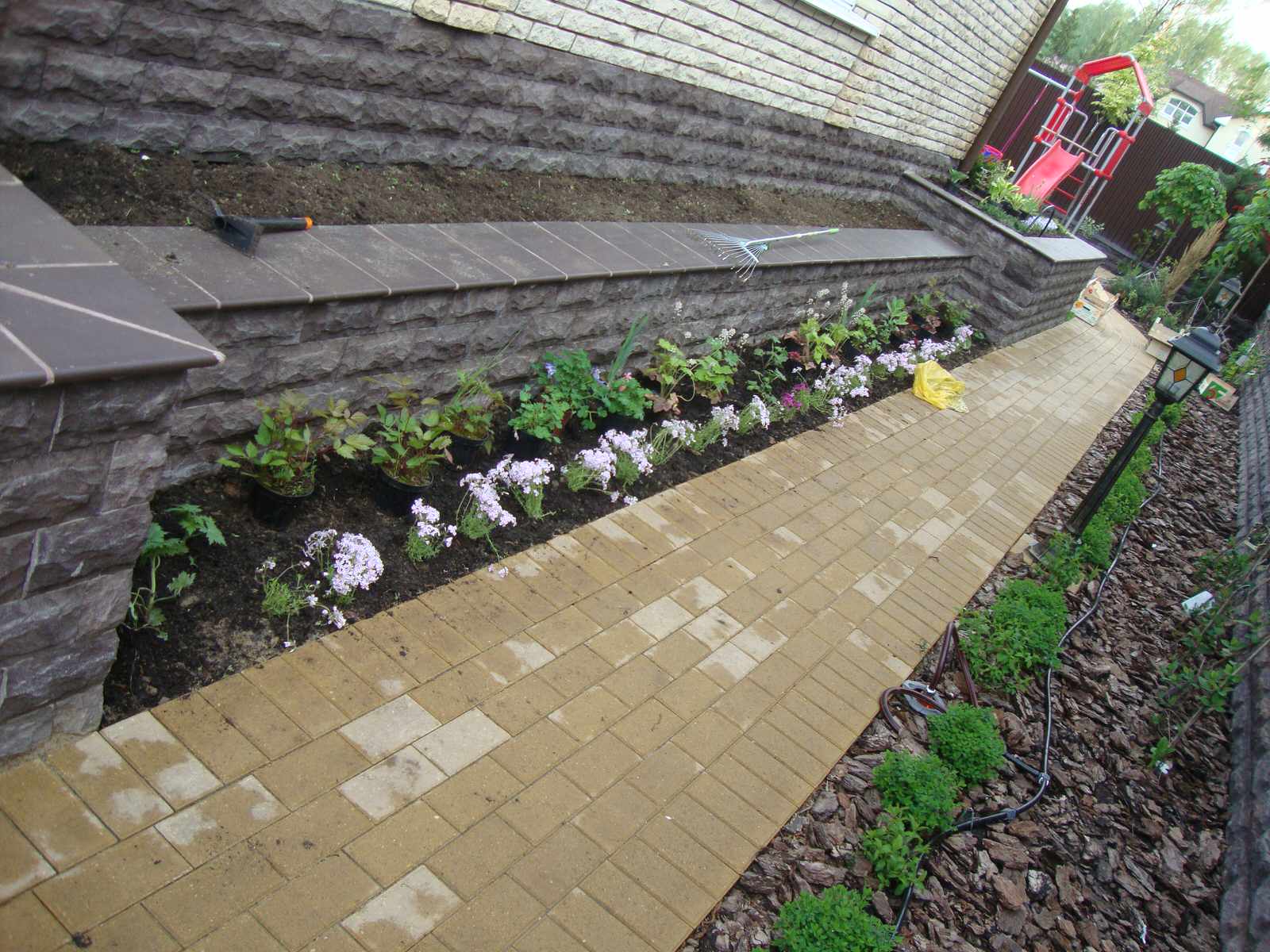 Дизайн и оформление клумб и цветников