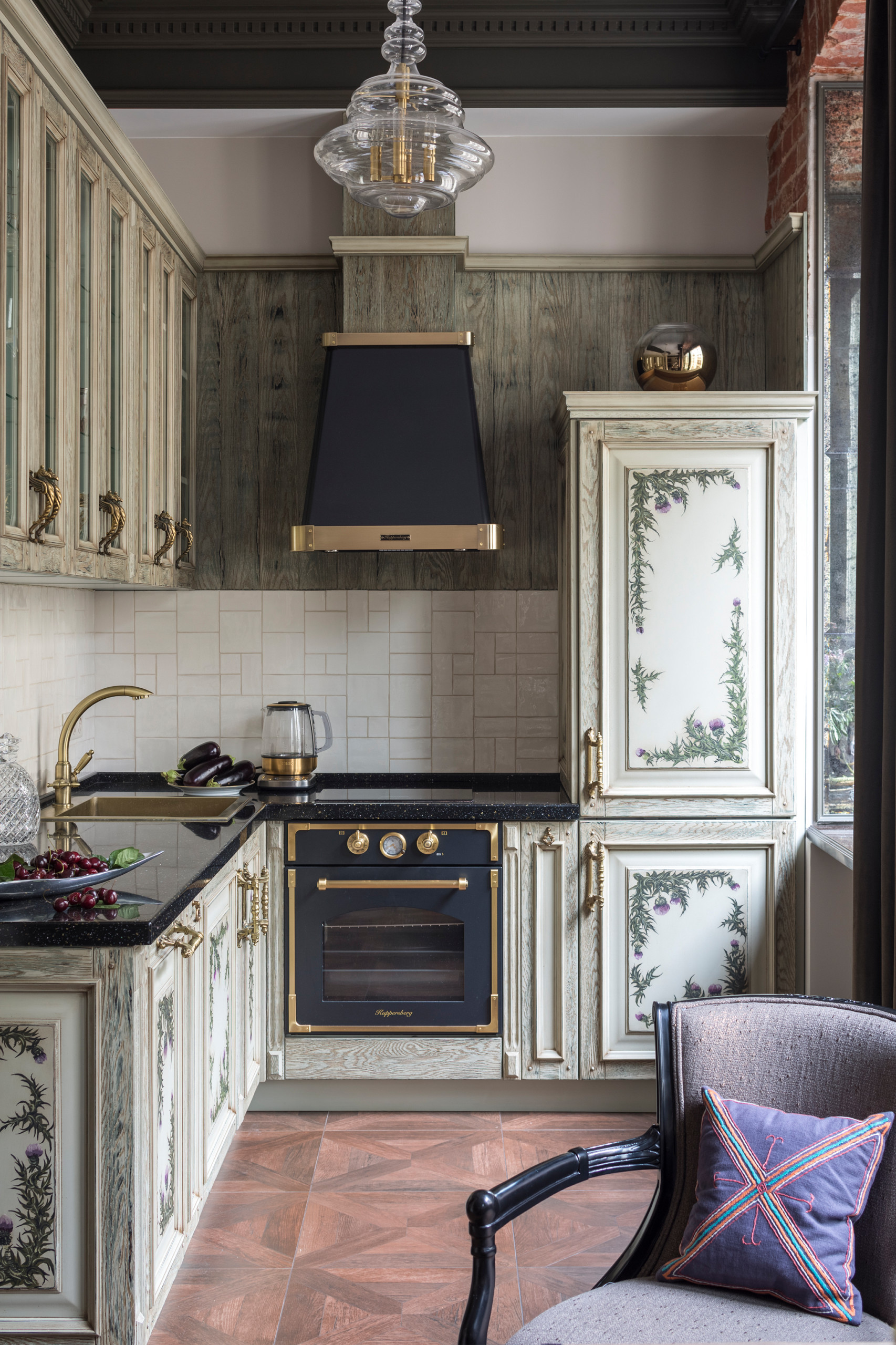 75 Victorian Kitchen Ideas You'll Love - December, 2025 | Houzz, image size:1706x2560