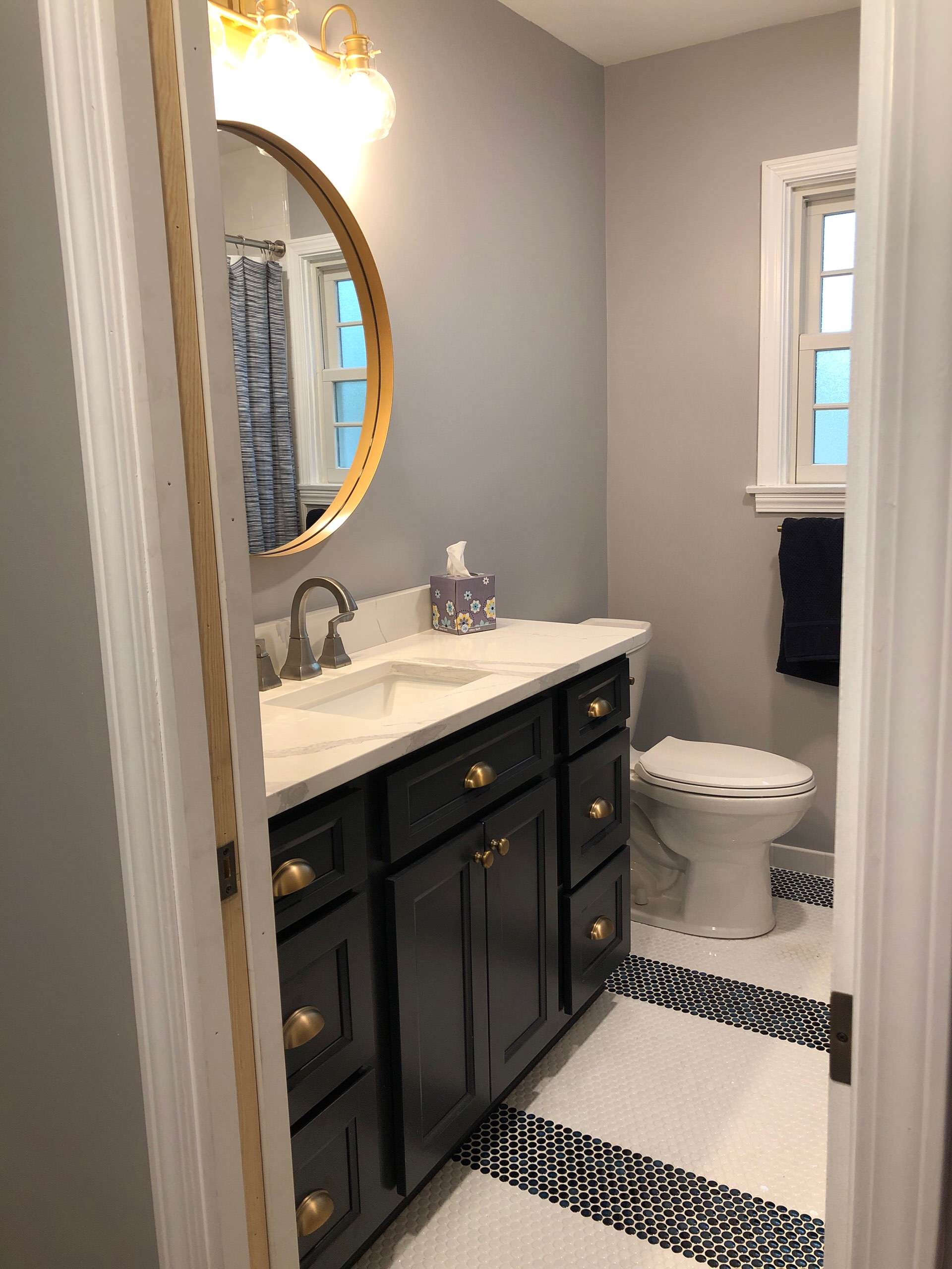 Cheryl's Hall Bath