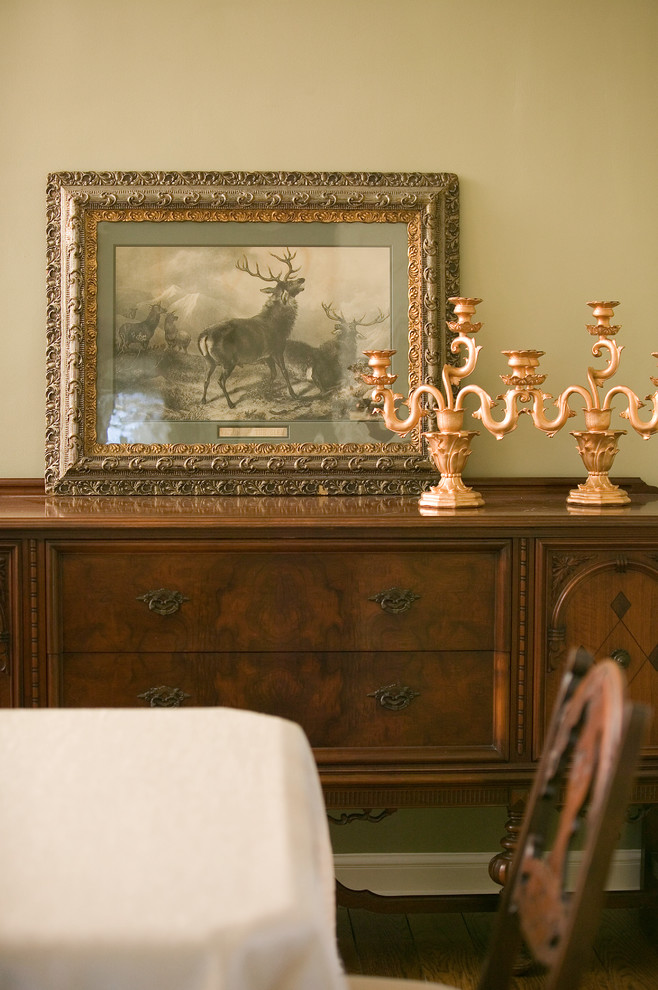 Home design - transitional home design idea in Cincinnati