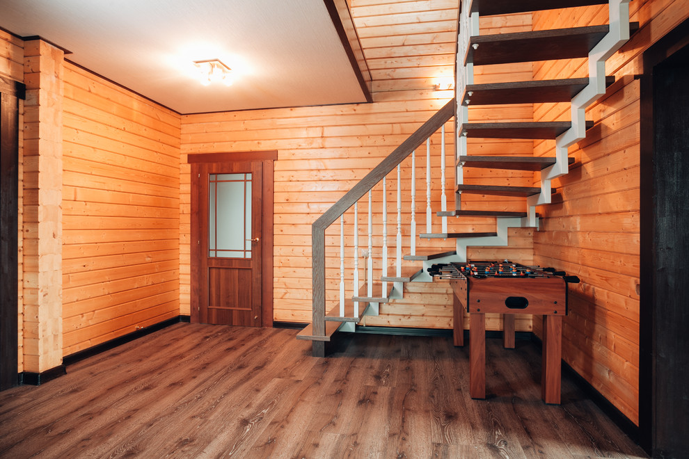 Лестница на металлическом косоуре и больцах в д. Уржумка Звениговского района