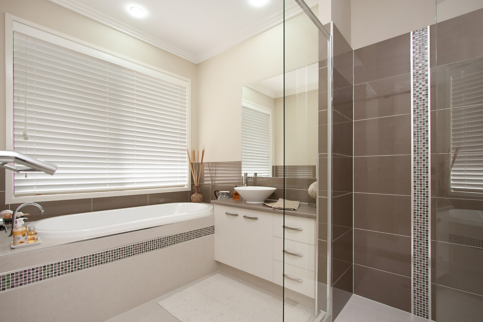 Contemporary bathroom in Gold Coast - Tweed.