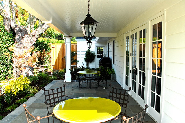 Meadow Traditional traditional-verandah
