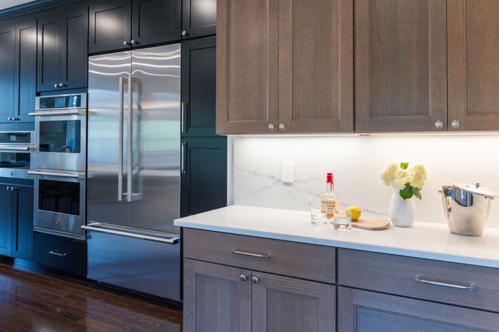 Example of a transitional kitchen design in DC Metro
