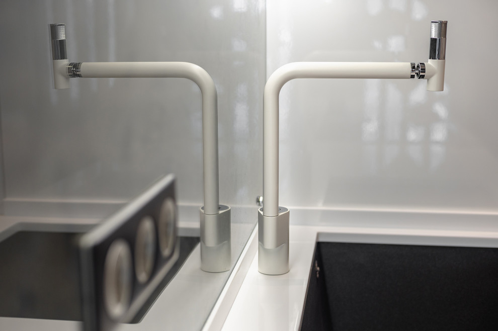 ЖК ЗАЗЕРКАЛЬЕ 406