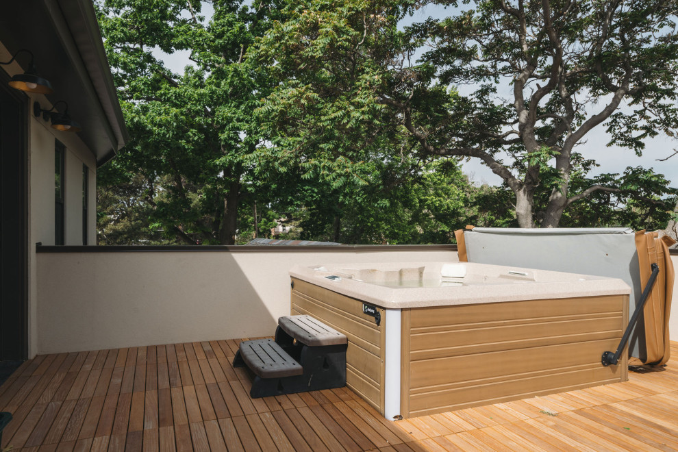 Inspiration for a transitional deck remodel in Denver