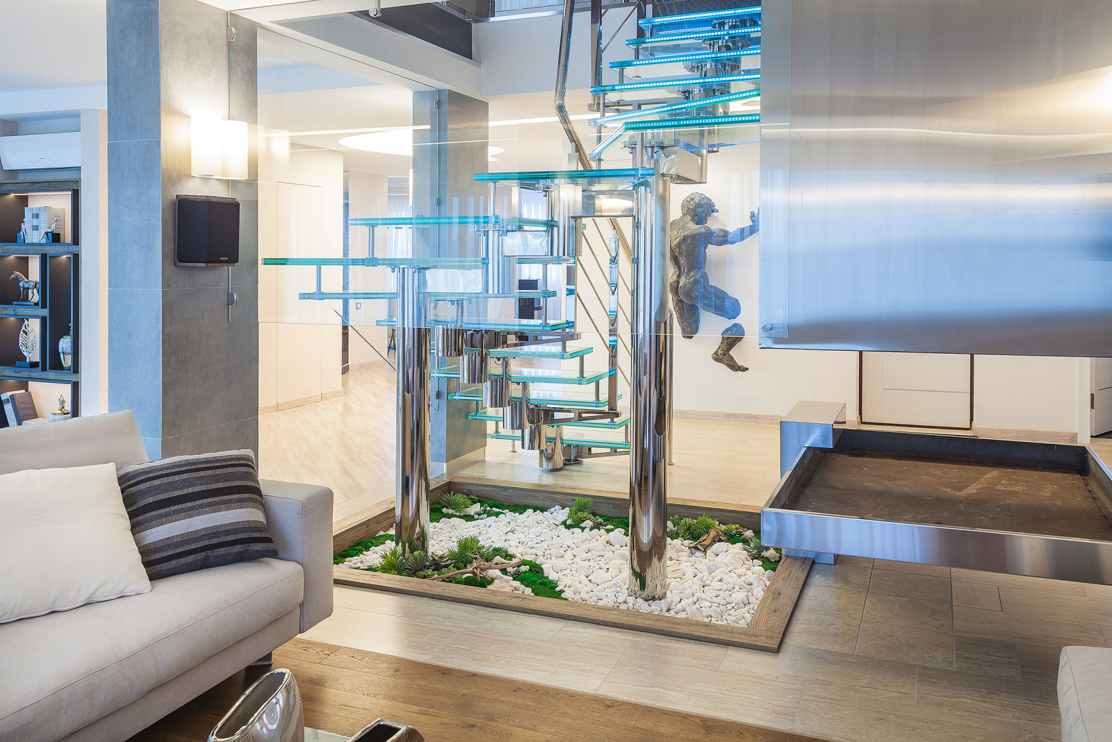 Двухэтажные апартаменты в современной стилистике