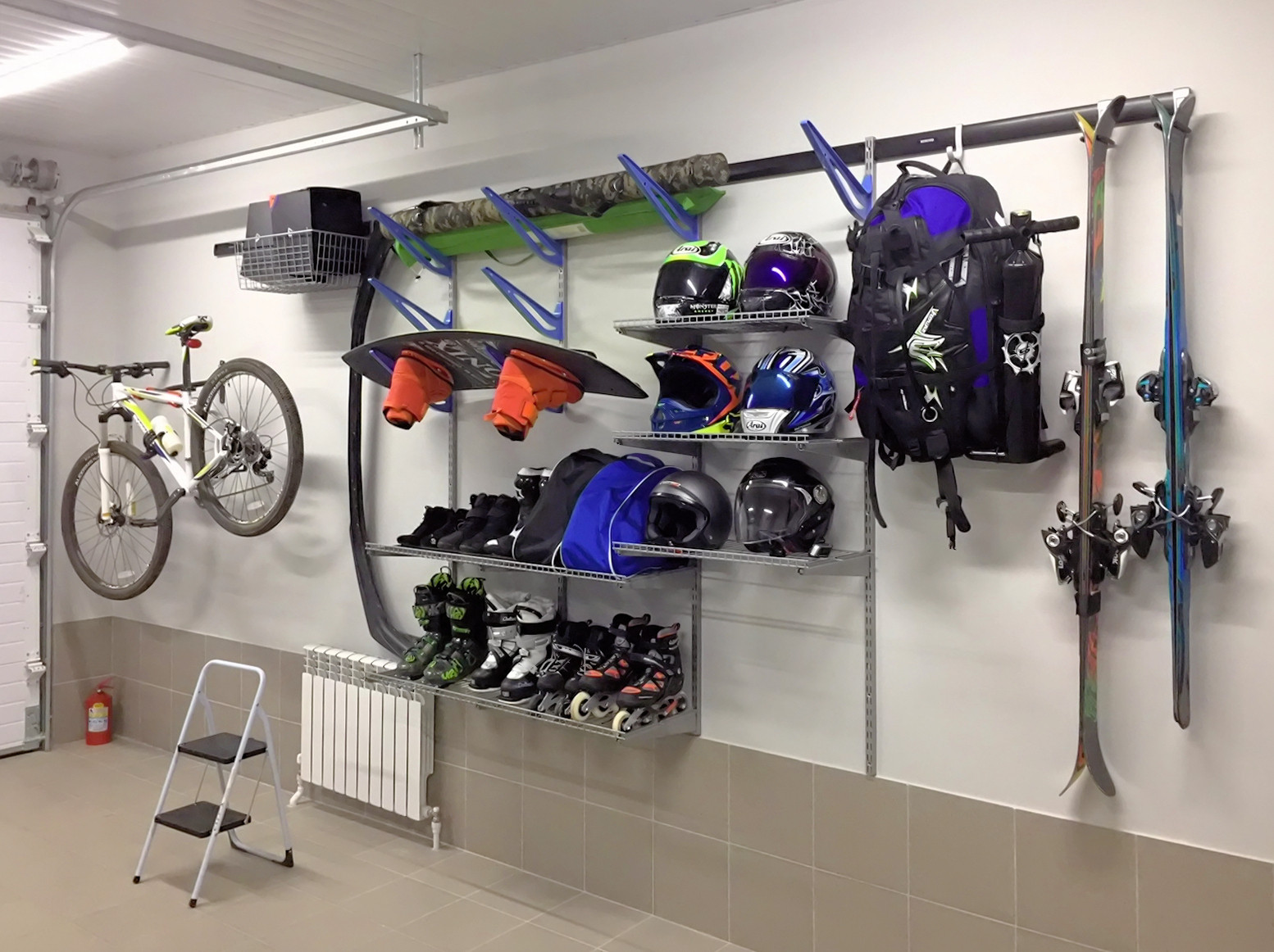 Как нам обустроить гараж