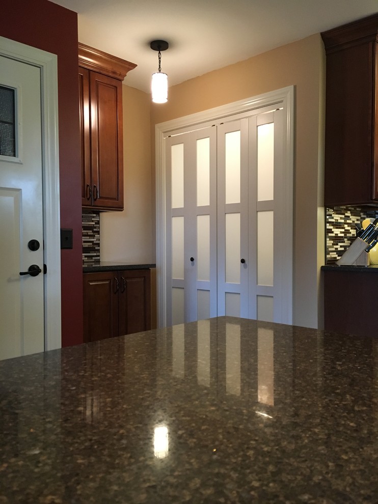 Inspiration for a transitional kitchen remodel in Chicago