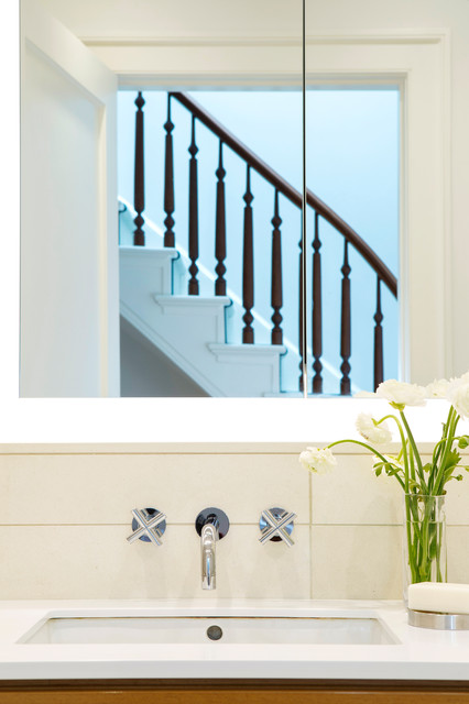 E 84th modern-badezimmer