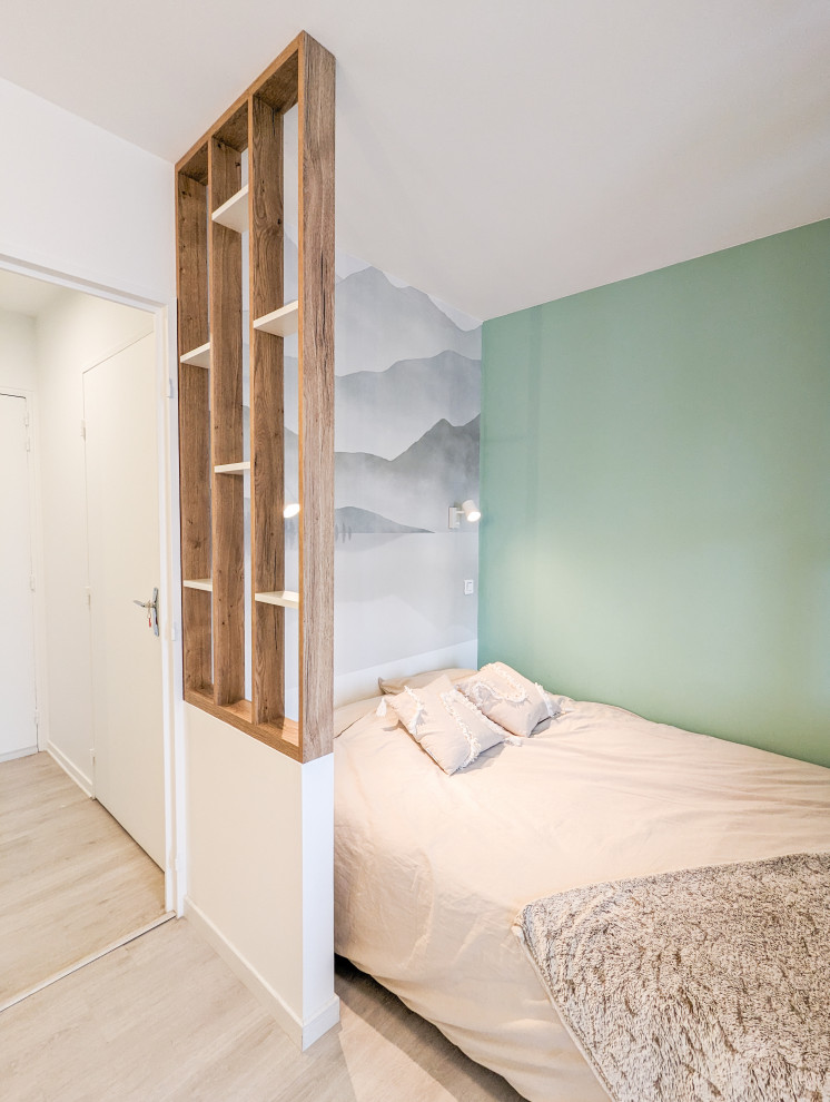 Bild på ett litet minimalistiskt sovrum