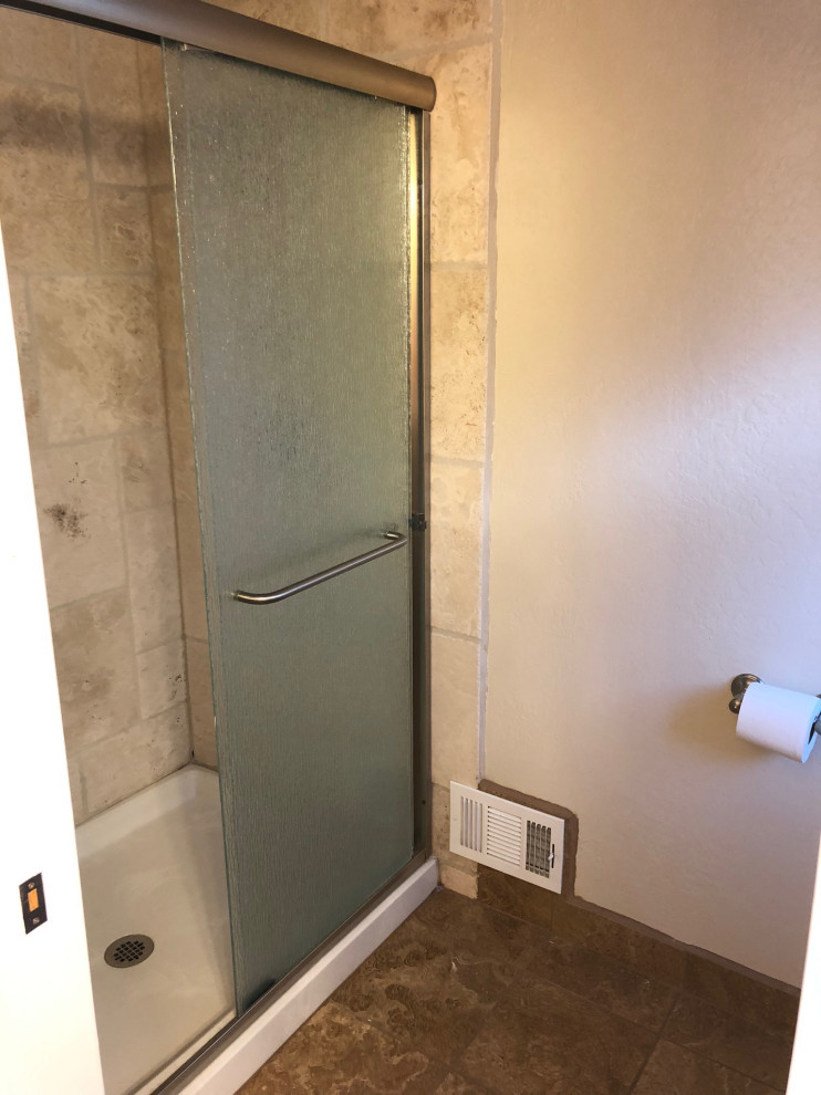 Master Bathroom - Before