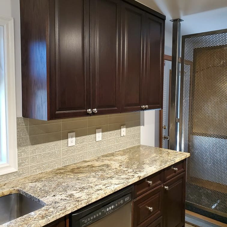 Kitchen - kitchen idea in Calgary
