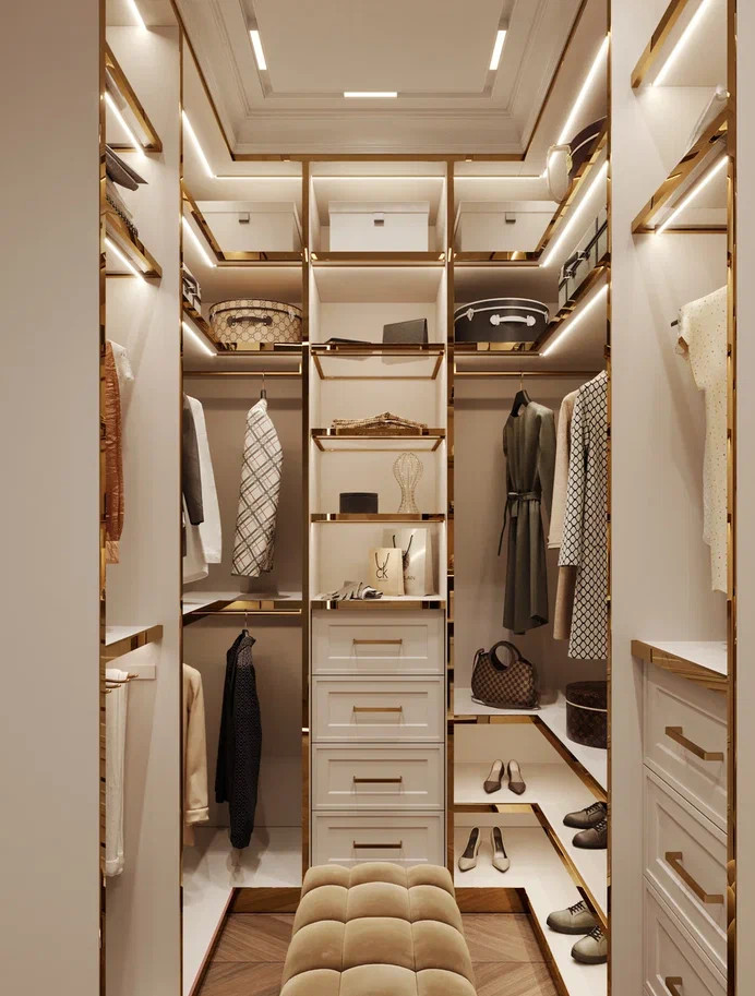 Интерьер с изысканным декором и обилием дерева