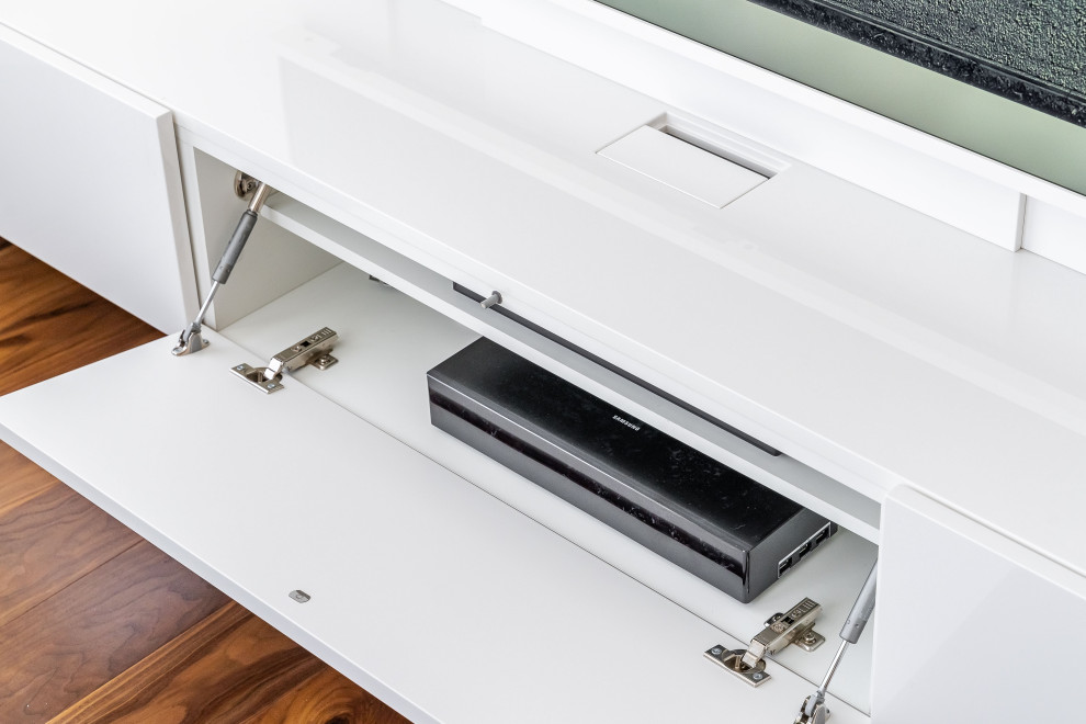 Шкаф, ТВ тумба, стеновые панели ЖК "Легенда Дальневосточный"