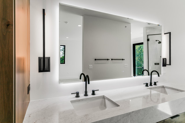 End Unit - Transitional Modern Luxury Rowhome Heritage Place Naperville, IL transitional-bathroom