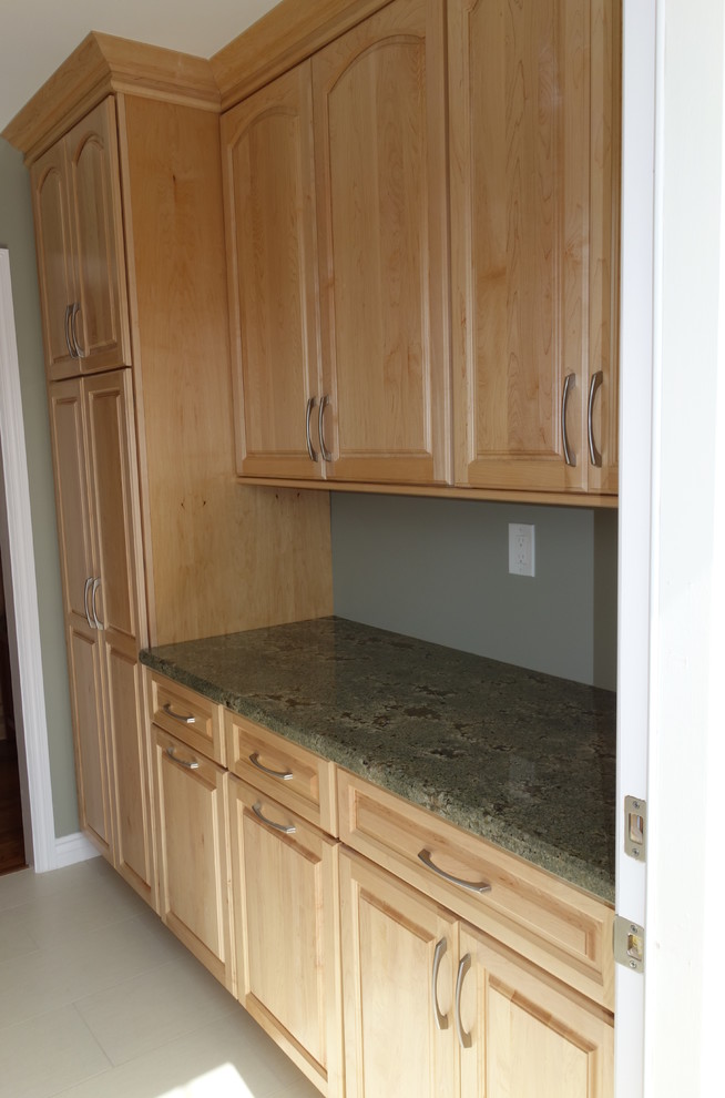 Example of a transitional home design design in Orange County