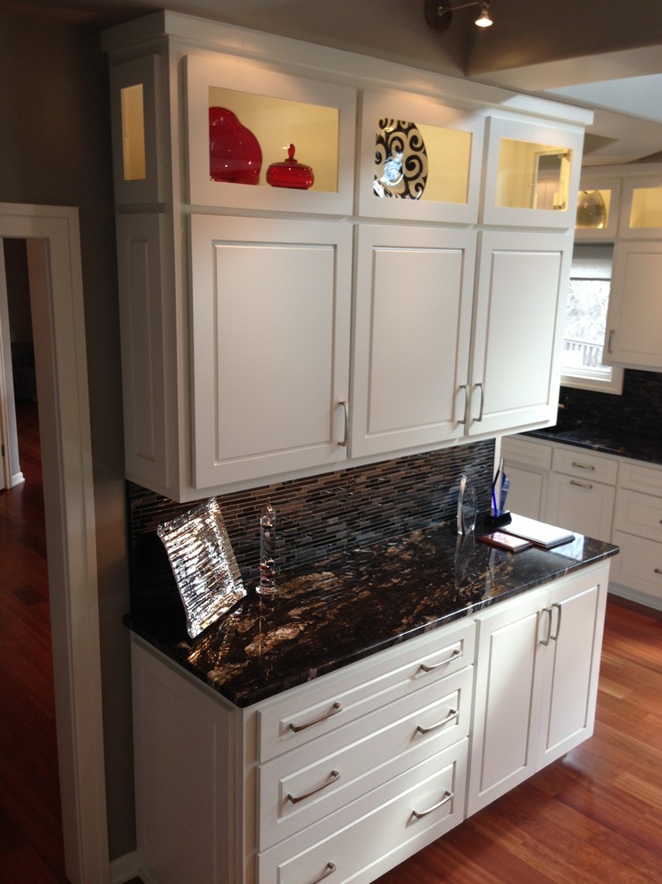 Example of a transitional kitchen design in Omaha