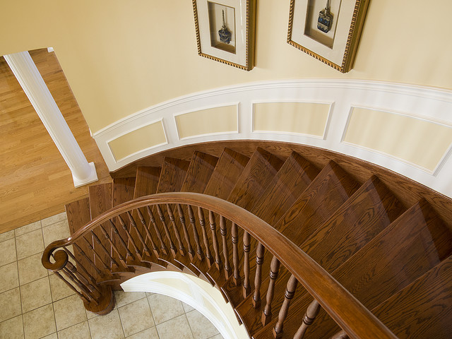 Portfolio traditional-staircase