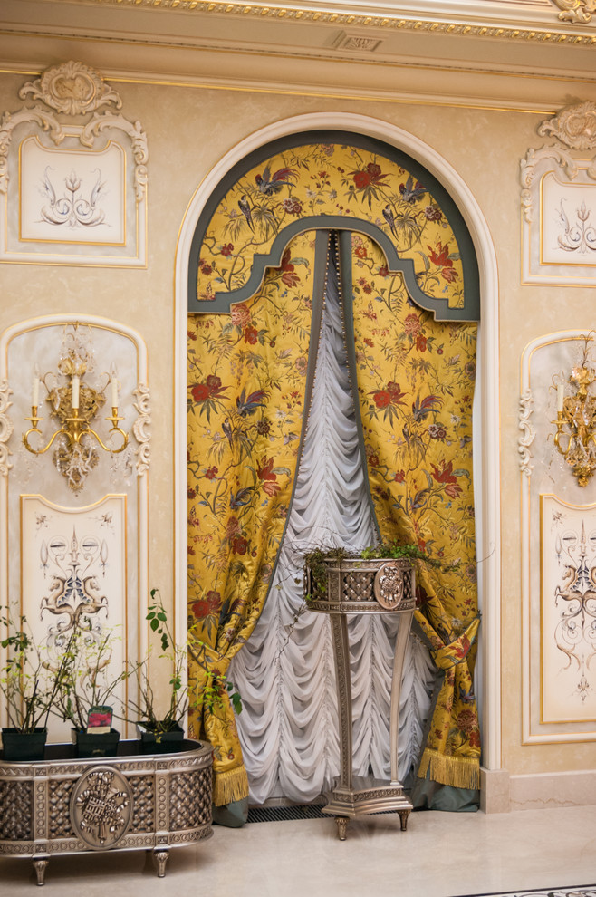 Портьеры в классический интерьер