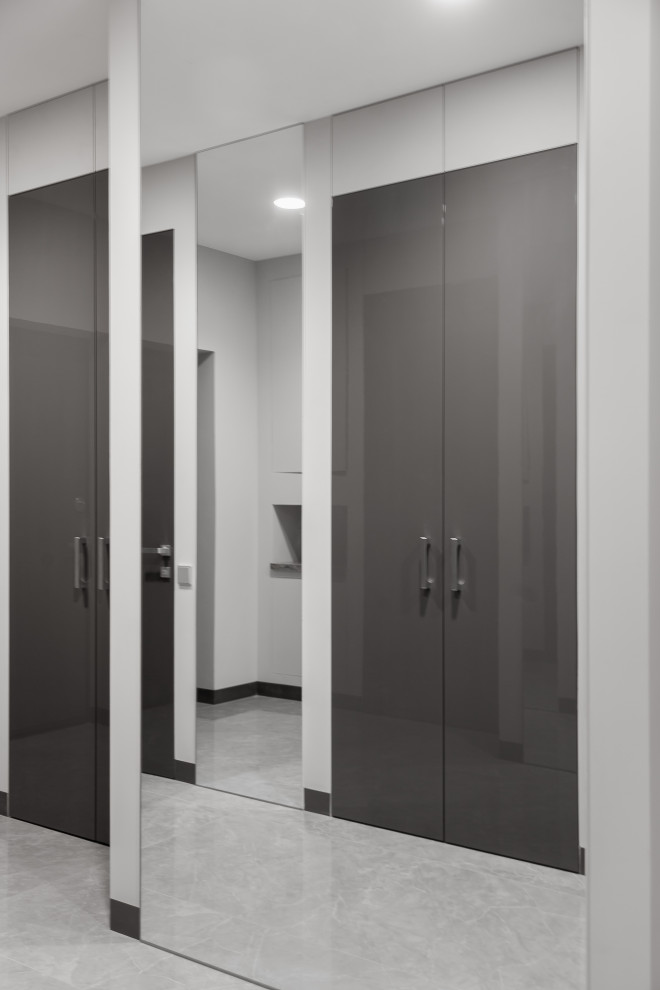 Шкафы с глянцевыми фасадами в цвете Minotti