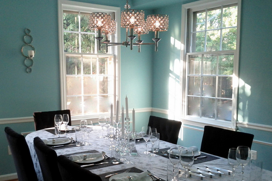 Dining room - dining room idea in DC Metro