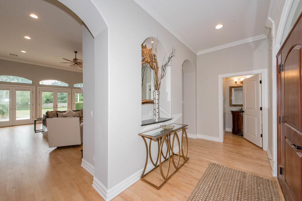 Entryway - transitional entryway idea
