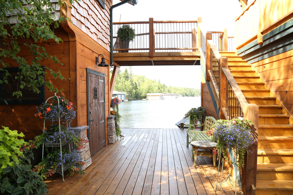 Inspiration for a mid-sized arts and crafts detached boathouse in Toronto.