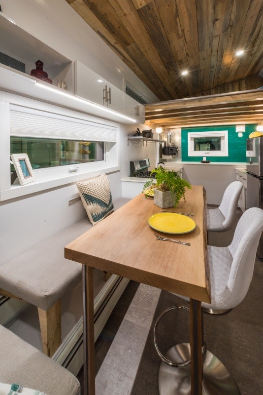 Living BIG in a tiny house Contemporáneo Edmonton de Kitchen