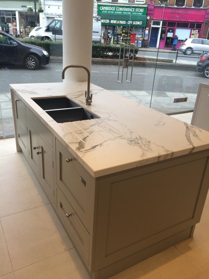 Handy tips from an experienced stone supplier on how to avoid chips on your Dekton worktops