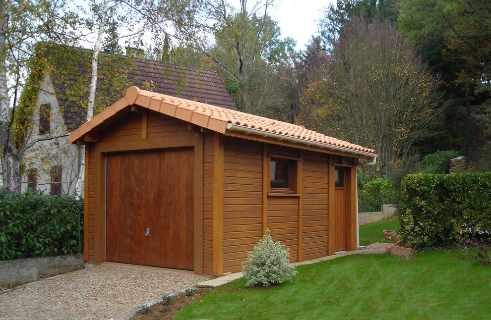 This is an example of a country shed and granny flat in Nantes.
