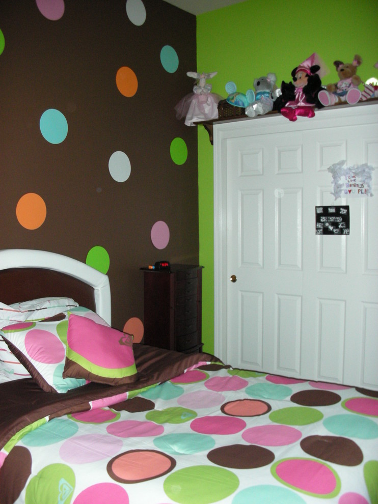 Design ideas for a traditional kids' room in Orange County.