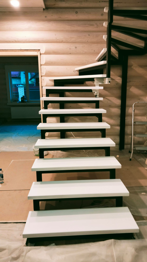 Лестница в дом (ковка плюс отделка ясень)