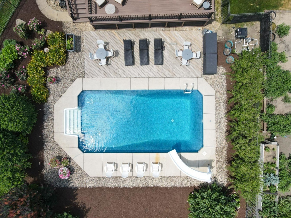 Lakefront Lodge