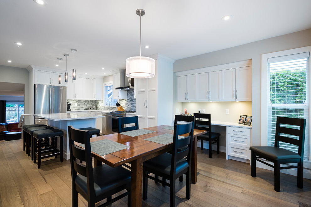 Home design - transitional home design idea in Vancouver